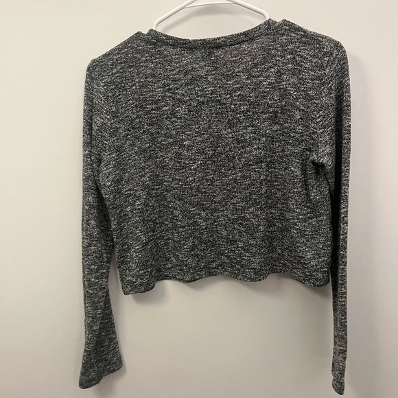 Grey Long sleeve crop top - Picture 2 of 3
